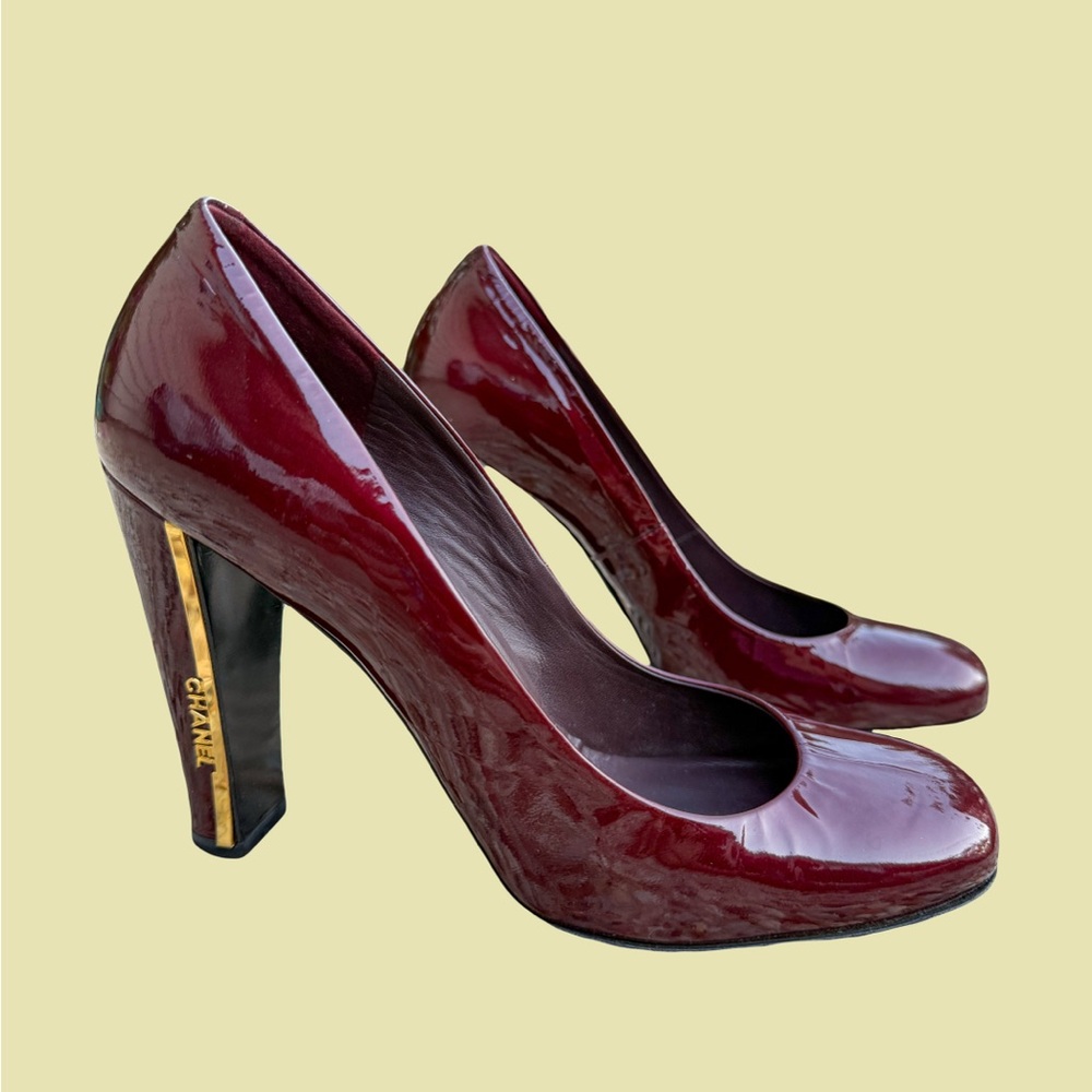 Chanel burgundy leather pumps!